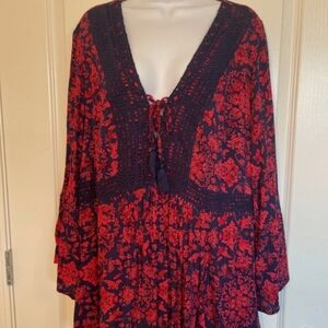 Torrid Red Floral Blouse with Navy Base Size 3. NWOT